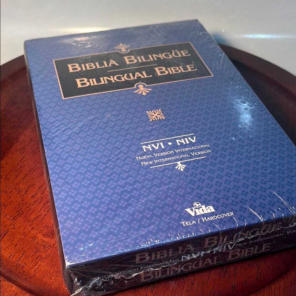 VIDA Blue Bilingual Bible NVI/NIV Hardcover